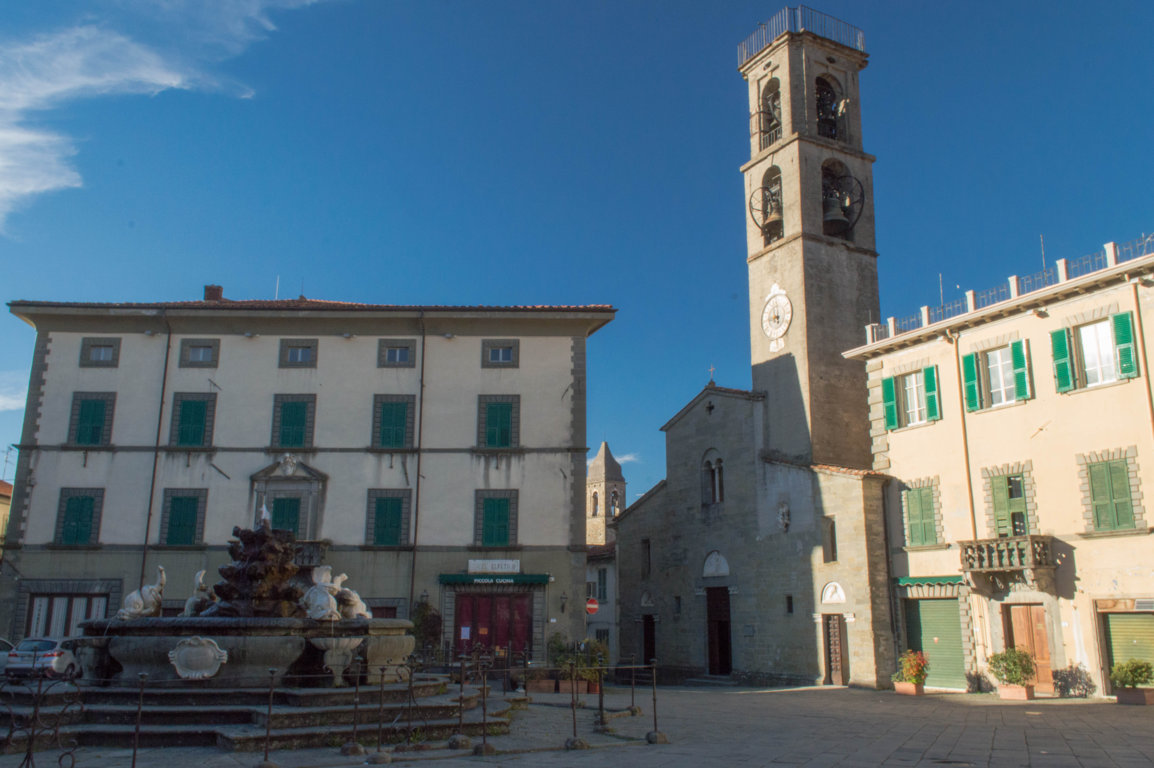 Fivizzano piazza medicea